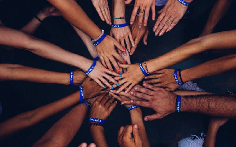 How does task planning affect team performance?